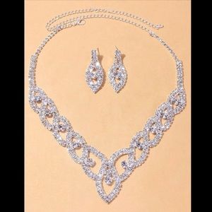 Rhinestone Necklace with 1 Pair Earrings